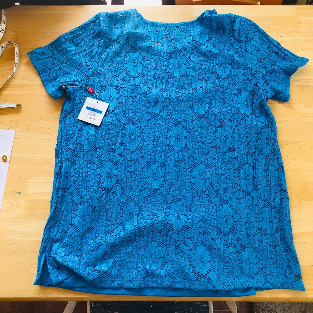 BEAUTIFUL TURQUOISE BLUE CROCHETED LACE TOP WITH CAMISOLE SIZE XL -  RAFAELLA